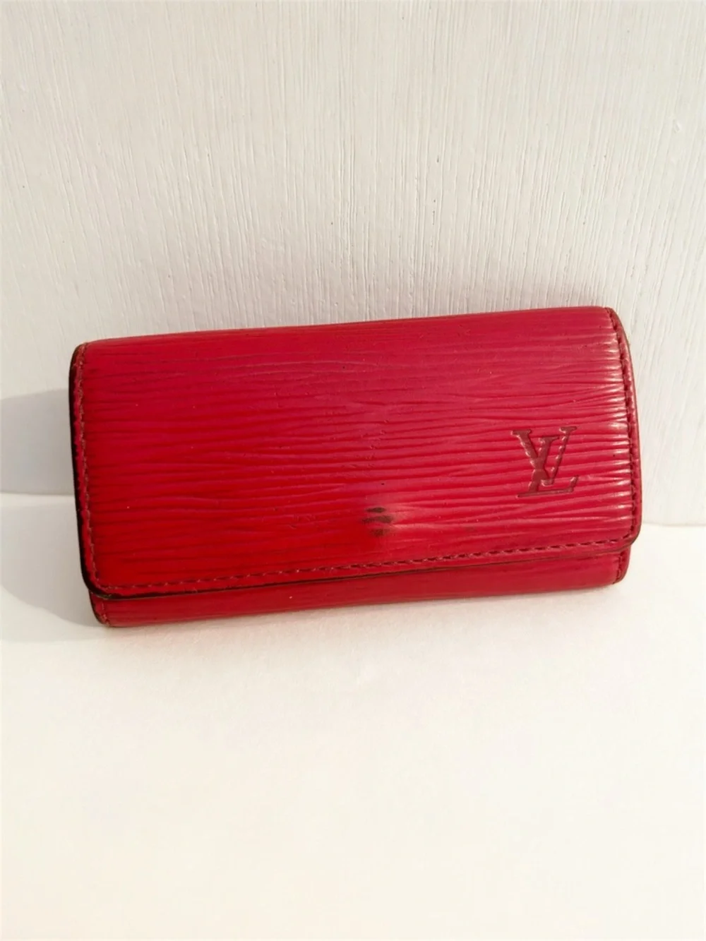 Louis Vuitton Authentic 4-Hook Key Holder in Castillian Red Epi Leather VTG